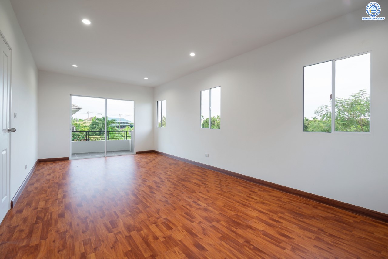 บ้านมือสองตกแต่งใหม่ ม.พฤกษาวิลเลจ10 บางใหญ่ เนื้อที่ 58.6 ตร.ว. ตอบโจทย์ทุกการอยู่อาศัย ฟังก์ชัน 3 ห้องนอน 2 ห้องน้ำ 1 ที่จอดรถ บรรยากาศเป็นส่วนตัว บนทำเลศักยภาพ เชื่อมต่อถนนกาญจนาภิเษก ใกล้เซ็นทรัลเวสต์เกต ทางด่วน "ศรีรัช" และรถไฟฟ้า "สถานีตลาดบางใหญ่"